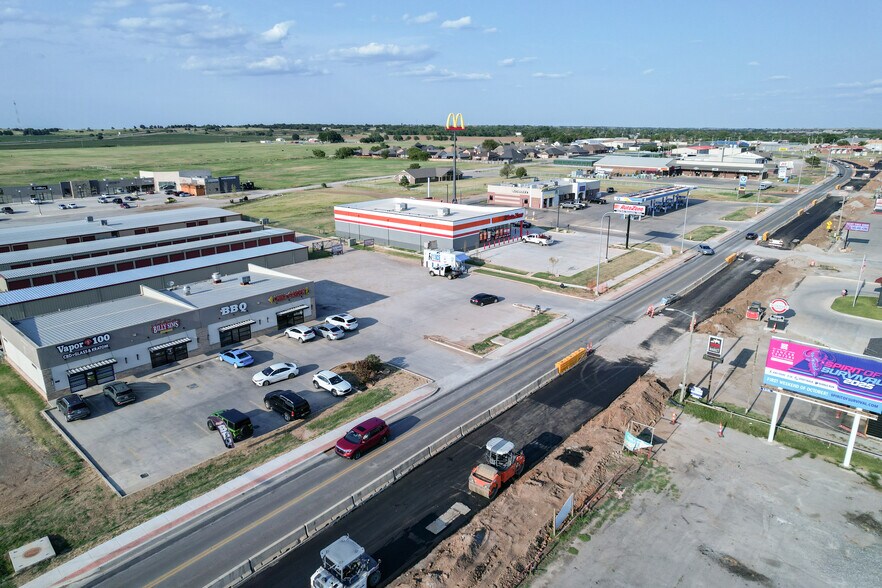 More Photos Of 7602 Us-277 Hwy, Elgin Storefront For Sale
