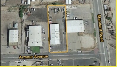More Photos Of 4114 Armour Ave, Bakersfield Showroom For Sale