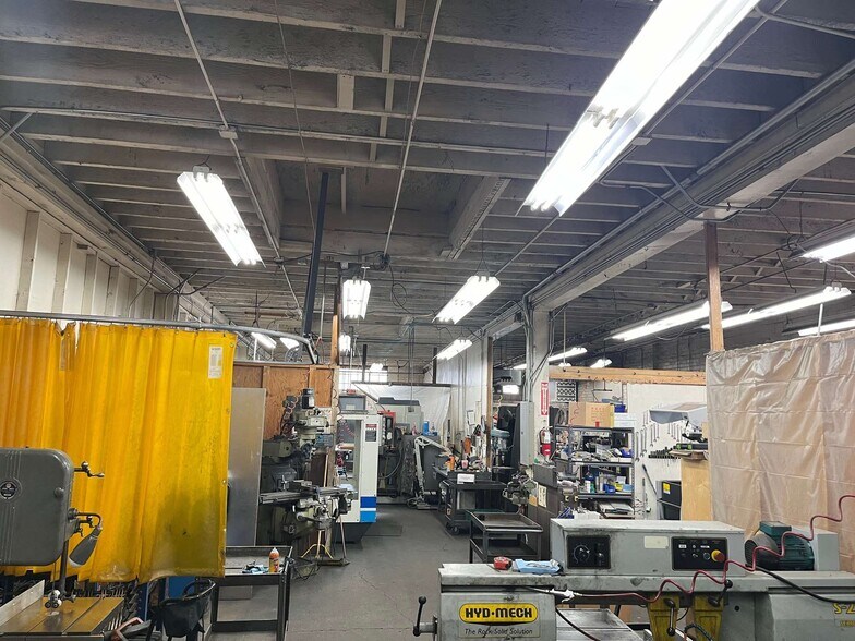 More Photos Of 646 N Thompson St, Portland Manufacturing For Sale