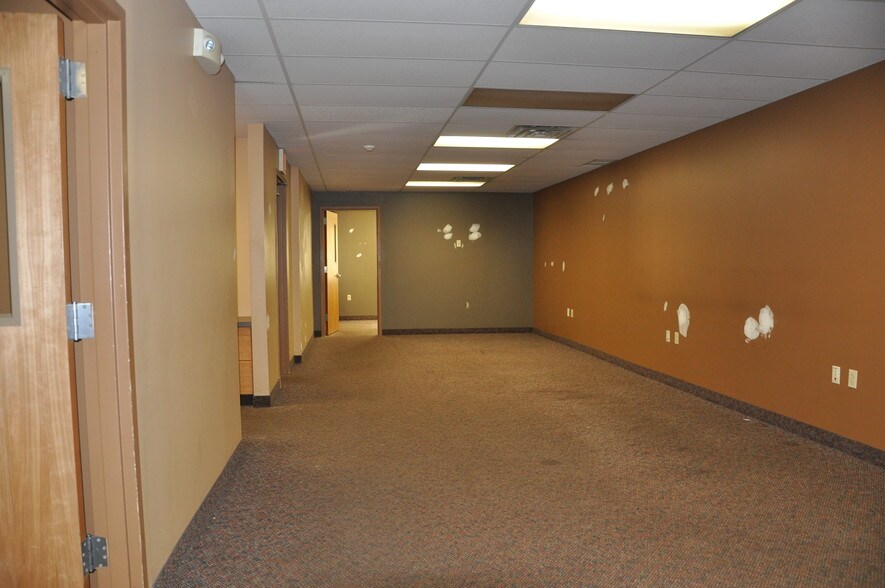 More Photos Of 8-10 Cairn St, Rochester Warehouse For Lease