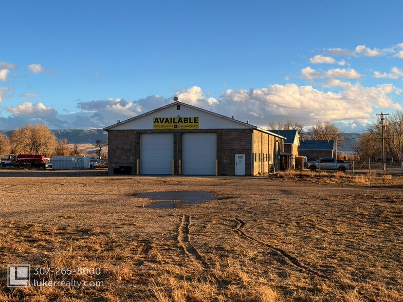 More Photos Of 2279 Six Mile Rd, Casper Distribution For Lease