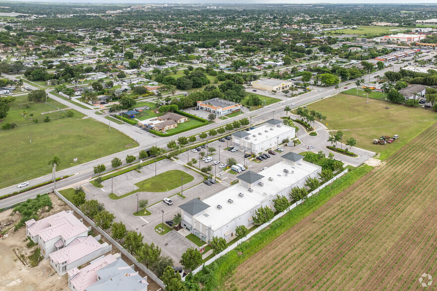 More Photos Of 1400-1420 NE 8th St, Homestead Storefront For Lease