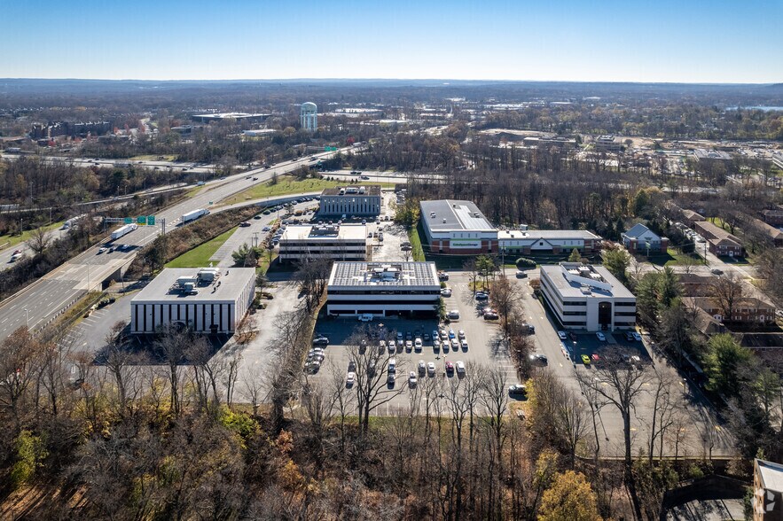 More Photos Of 140 Littleton Rd, Parsippany Office For Lease