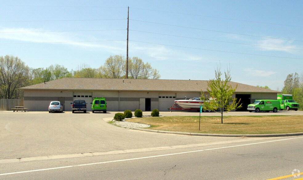 Primary Photo Of 4075 Airline Rd, Muskegon Flex For Lease