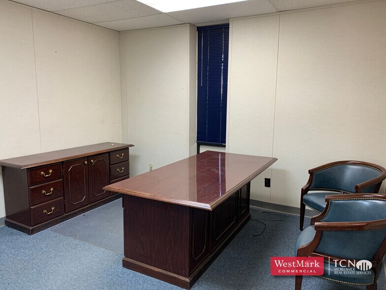 More Photos Of 5711 E FM 40, Lubbock Manufacturing For Sale