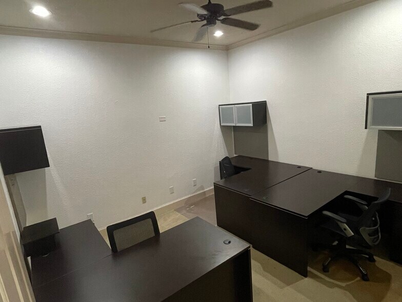 More Photos Of 1826 Snake River Rd, Katy Medical For Sale