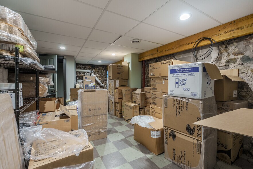 More Photos Of 113 N Farmer St, Otsego Bar For Sale