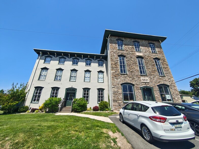 Primary Photo Of 3 Hulme Ave, Hulmeville Loft Creative Space For Lease