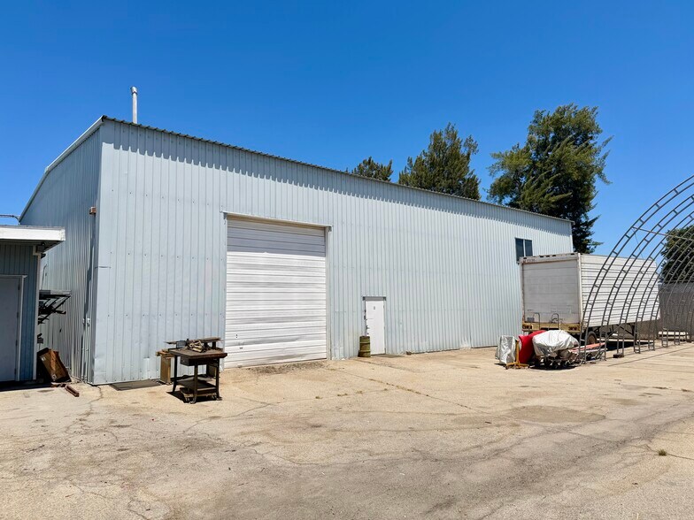 More Photos Of 9016 Winnetka Ave, Northridge Manufacturing For Sale