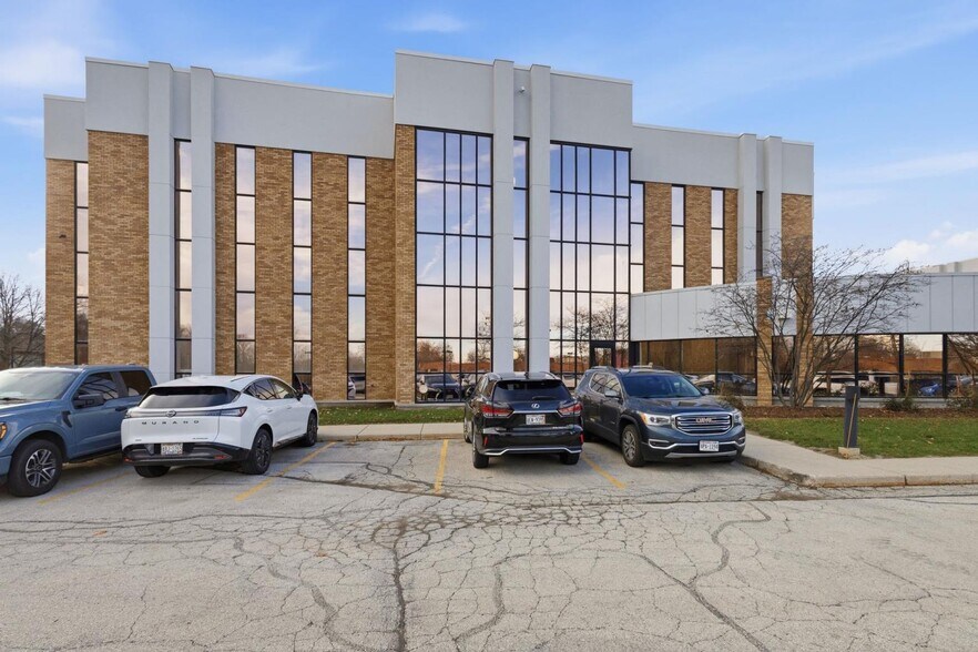 More Photos Of 1111 Delafield St, Waukesha Medical For Lease