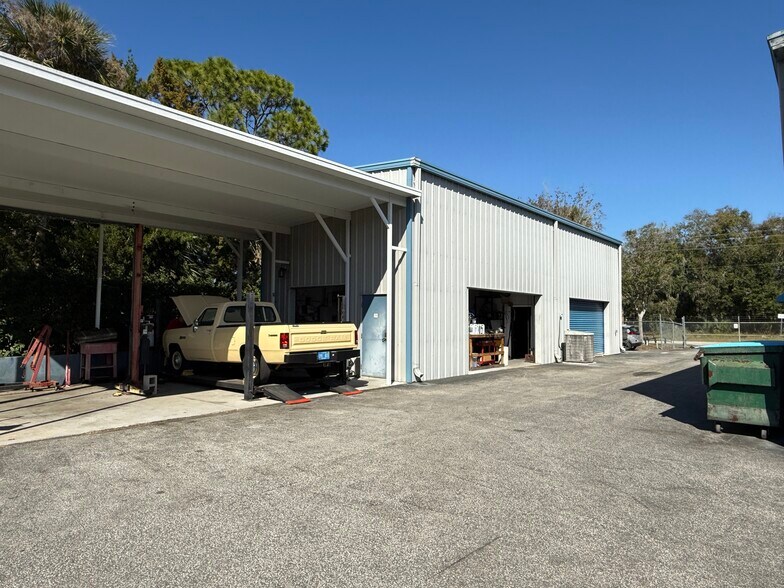 More Photos Of 50 S Perrott Dr, Ormond Beach Service For Sale