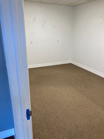 More Photos Of 21422 Carson Dr, Land O' Lakes Warehouse For Sale