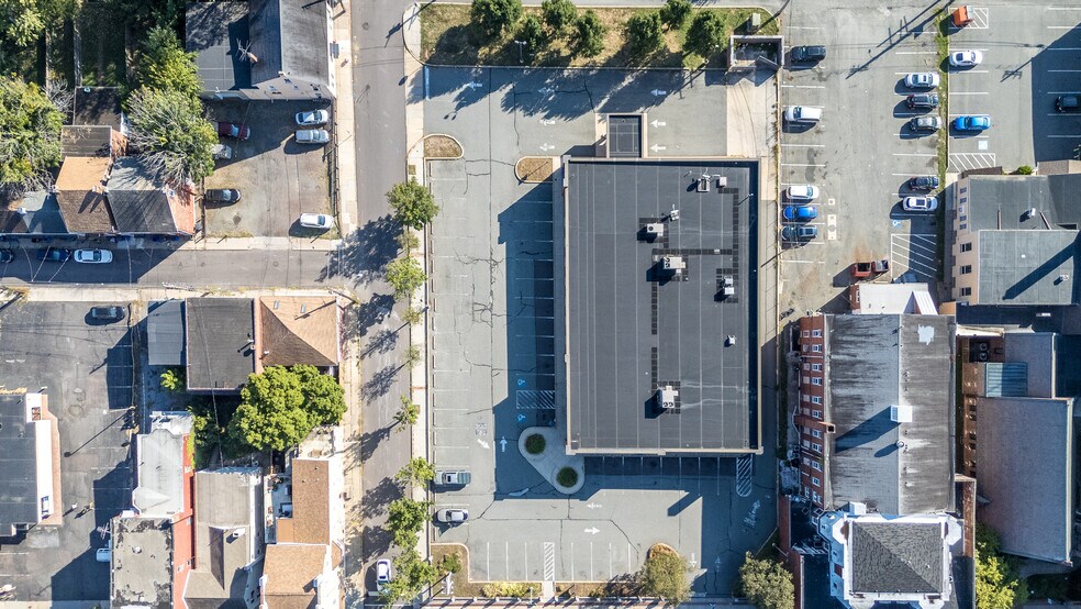 More Photos Of 340 E High St, Pottstown Drugstore For Sale