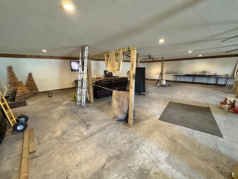 More Photos Of 104 N Orange St, Butler Freestanding For Sale