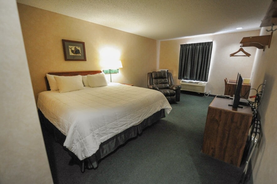 More Photos Of 815 E 8th Ave, Yuma Hotel For Sale