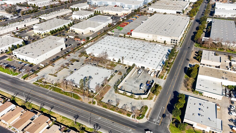 More Photos Of 2150 S Parco Ave, Ontario Manufacturing For Lease