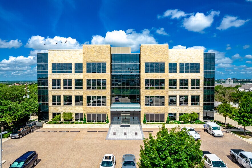 More Photos Of 250 W Nottingham Pl, San Antonio Office For Lease