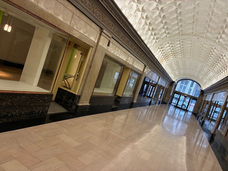 More Photos Of 817 Olive St, Saint Louis General Retail For Lease