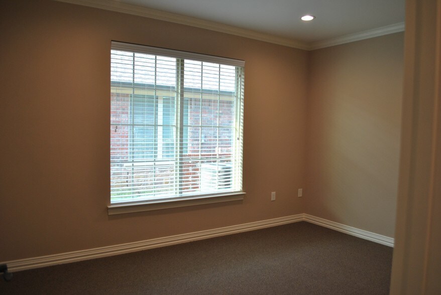 More Photos Of 425 Old Newman Rd, Frisco Office For Lease