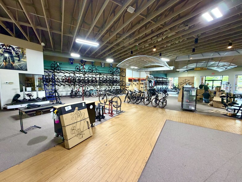 More Photos Of 3576 Peachtree Industrial Blvd, Duluth Freestanding For Sale