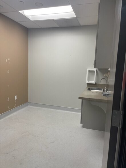 More Photos Of 15944 Los Serranos Country Club Dr, Chino Hills Coworking Space