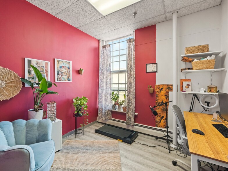 More Photos Of 416 Main St, Wakefield Office For Sale
