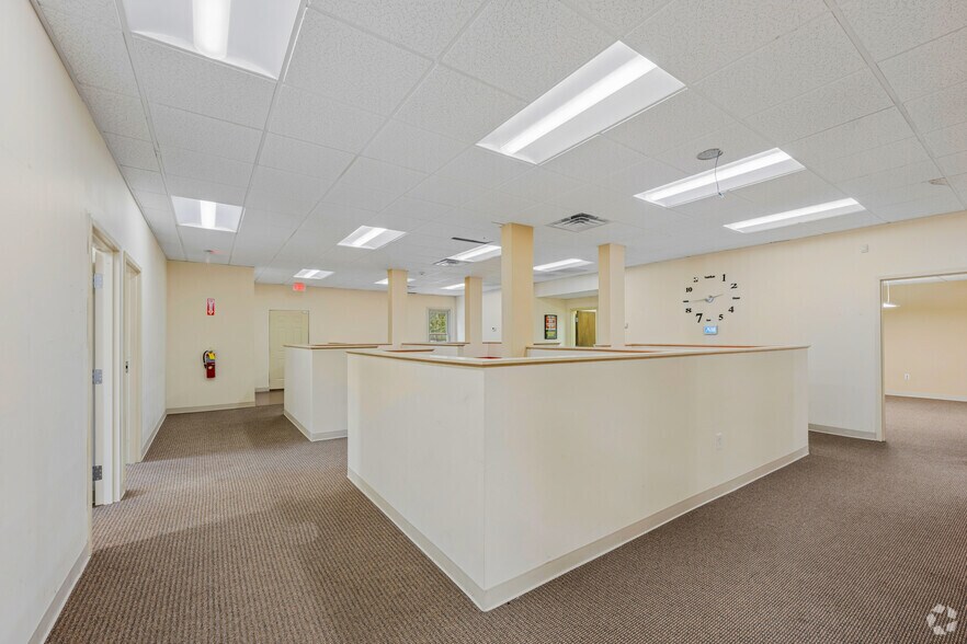 More Photos Of 3690 N Peachtree Rd, Atlanta Loft Creative Space For Lease