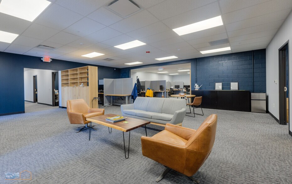 More Photos Of 2360 Industrial Ln, Broomfield Warehouse For Sale