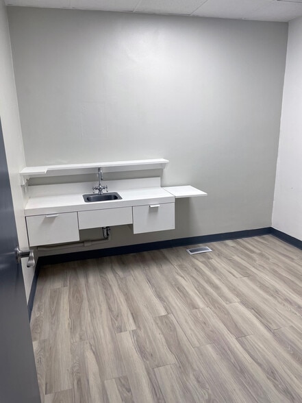 More Photos Of 3165 Myrtle Ave, Granite City Medical For Sale
