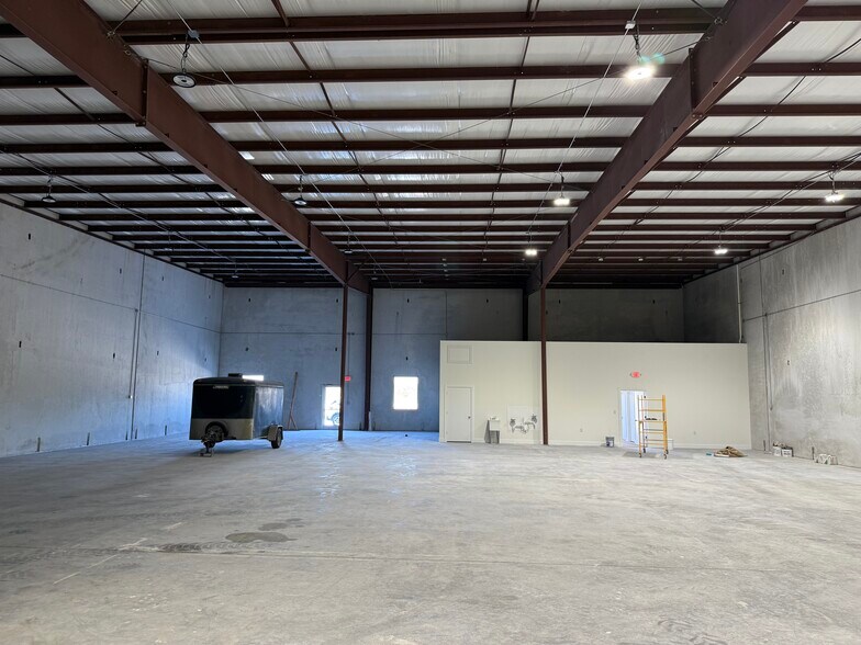 More Photos Of 8055 Ironside Dr, Fort Myers Unknown For Lease