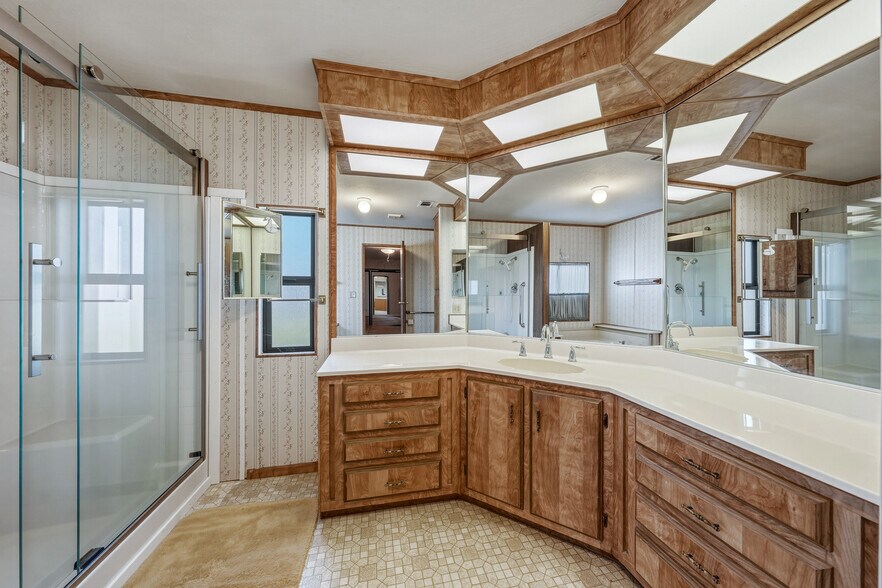 More Photos Of 2776 Lakeshore Blvd, Lakeport Manufactured Housing Mobile Home Park For Sale
