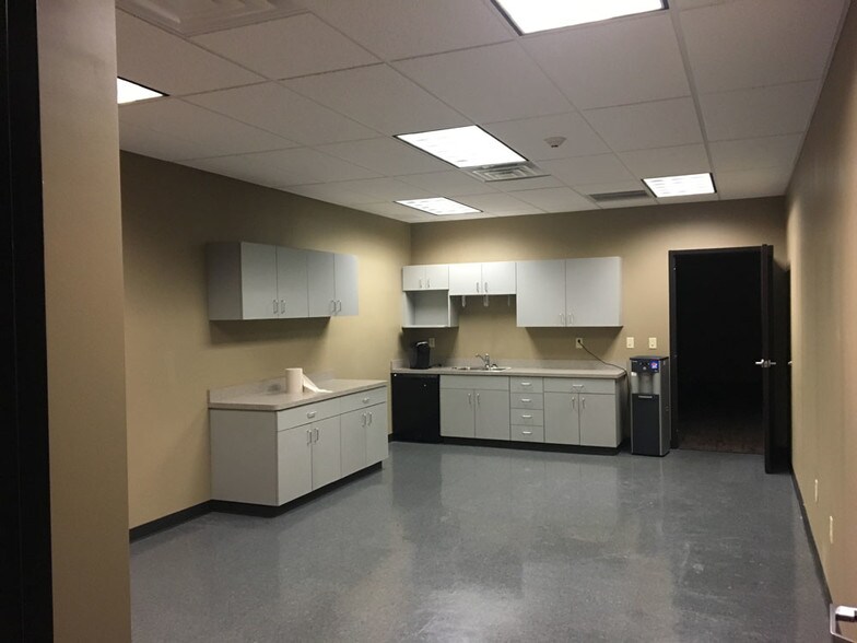 More Photos Of 3622-3636 Sheridan Dr, Amherst Unknown For Lease