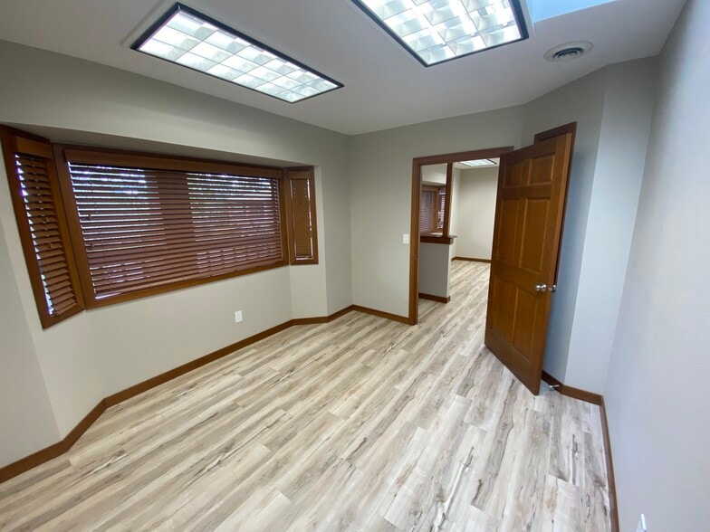 More Photos Of 315 39th Ave SW, Puyallup Office For Lease