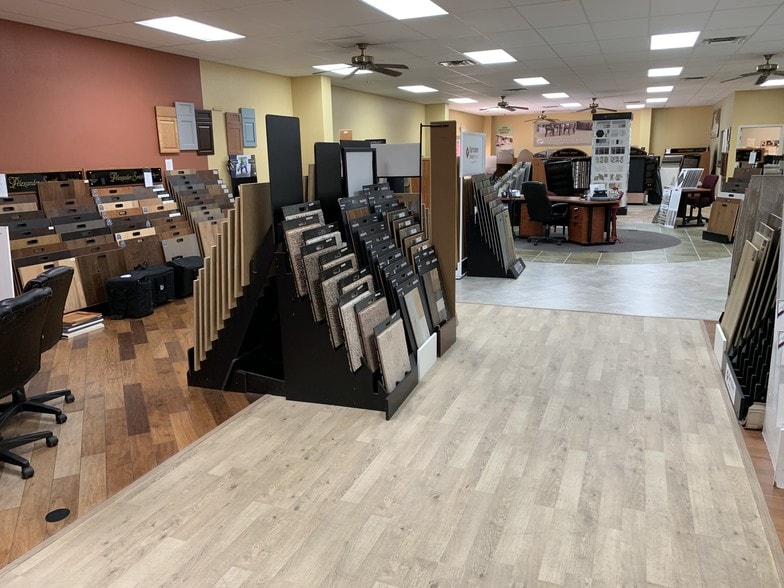 More Photos Of 32379 Broadway St, Sebring Storefront For Sale