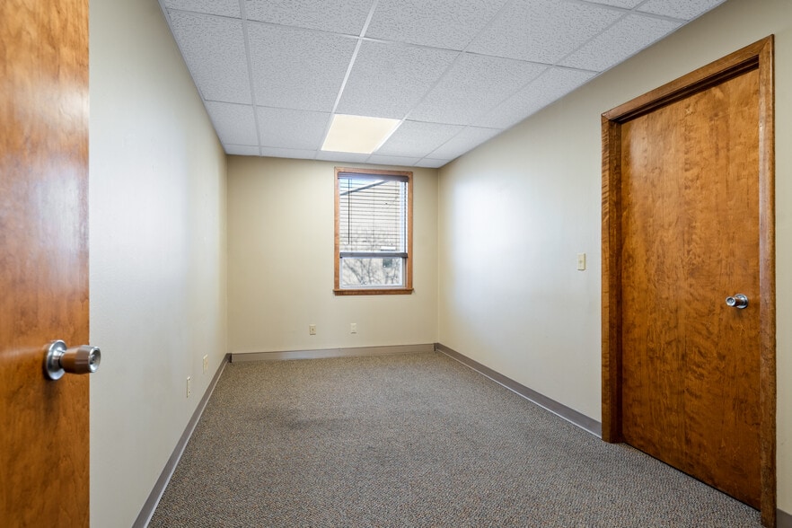 More Photos Of 828 Cherry St, Green Bay Office Residential For Sale