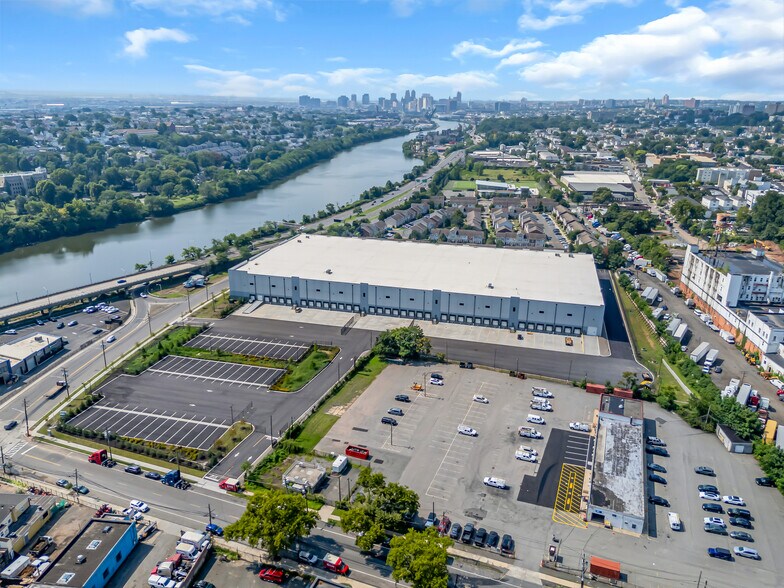 More Photos Of 2013 McCarter Hwy, Newark Distribution For Lease