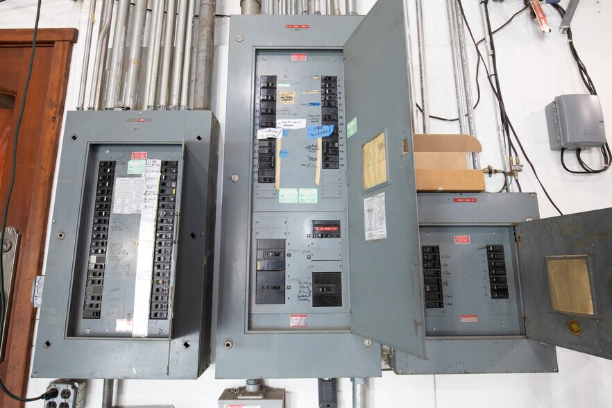 More Photos Of 1215 W Poplar St, Walla Walla Distribution For Lease