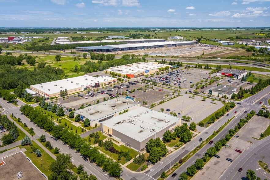 More Photos Of 1011-1195 BOUL St-Bruno, St-Bruno-de-Montarville Unknown For Lease