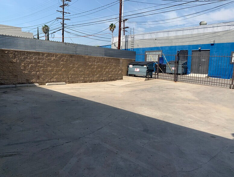 More Photos Of 2301 Empire Ave, Burbank Light Manufacturing For Lease