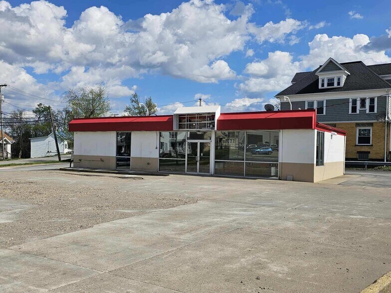 Primary Photo Of 339 Lincoln Ave, Cadiz Service Station For Sale