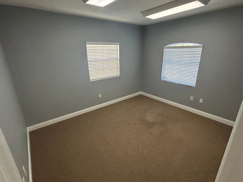 More Photos Of 565 S Hercules Ave, Clearwater Office For Lease
