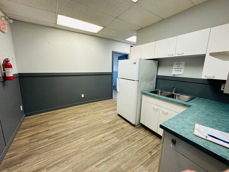 More Photos Of 785001 Township Road 785a, Rycroft Warehouse For Sale