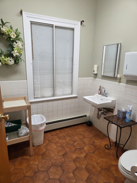 More Photos Of 33 Jefferson St, Garden City Religious Facility For Sale