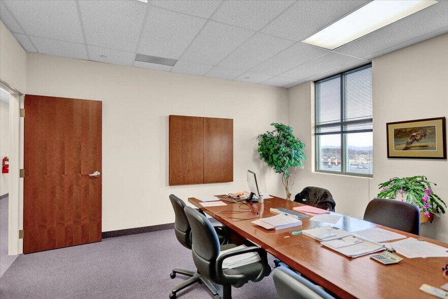 More Photos Of 1350 Broadcasting Rd, Wyomissing Office For Sale