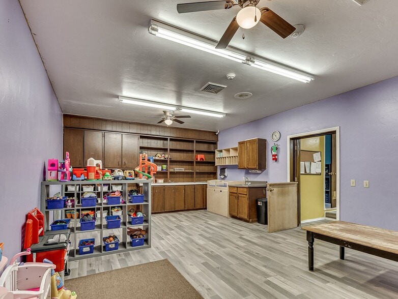More Photos Of 1419 W London St, El Reno Religious Facility For Sale
