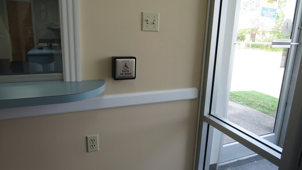 More Photos Of 9506 Hospital Ave, Nassawadox Medical For Sale