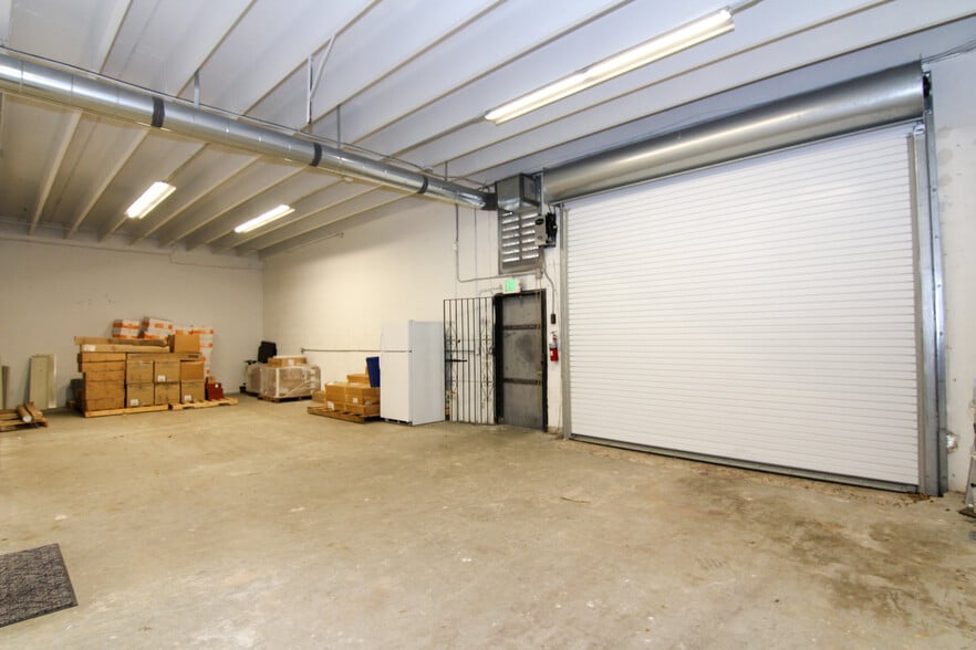 More Photos Of 8111-8119 NW 33rd St, Miami Warehouse For Sale