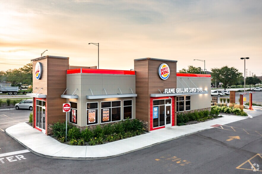 More Photos Of 19-171 E North Ave, Glendale Heights Unknown For Lease