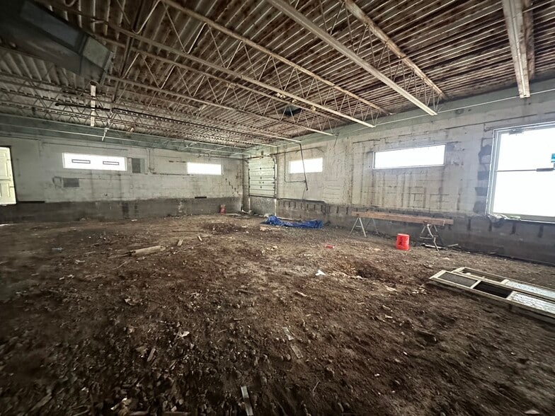 More Photos Of 2250 Military Rd, Tonawanda Warehouse For Sale
