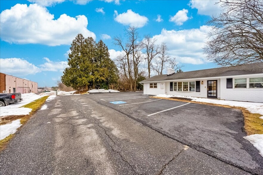 More Photos Of 611 Nursery Rd, Westminster Office For Sale